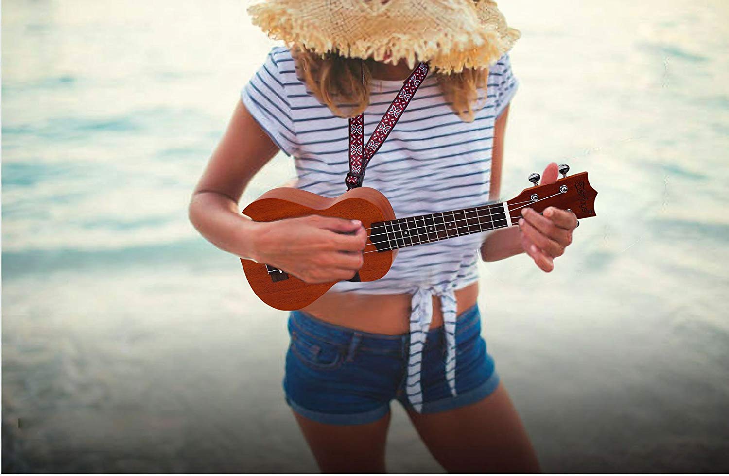 Комплект Ukulele из красного дерева сопрано - Профессиональный 21-дюймовый с чехлом-ремешком для ремешка Aquila Strings EVUKP02